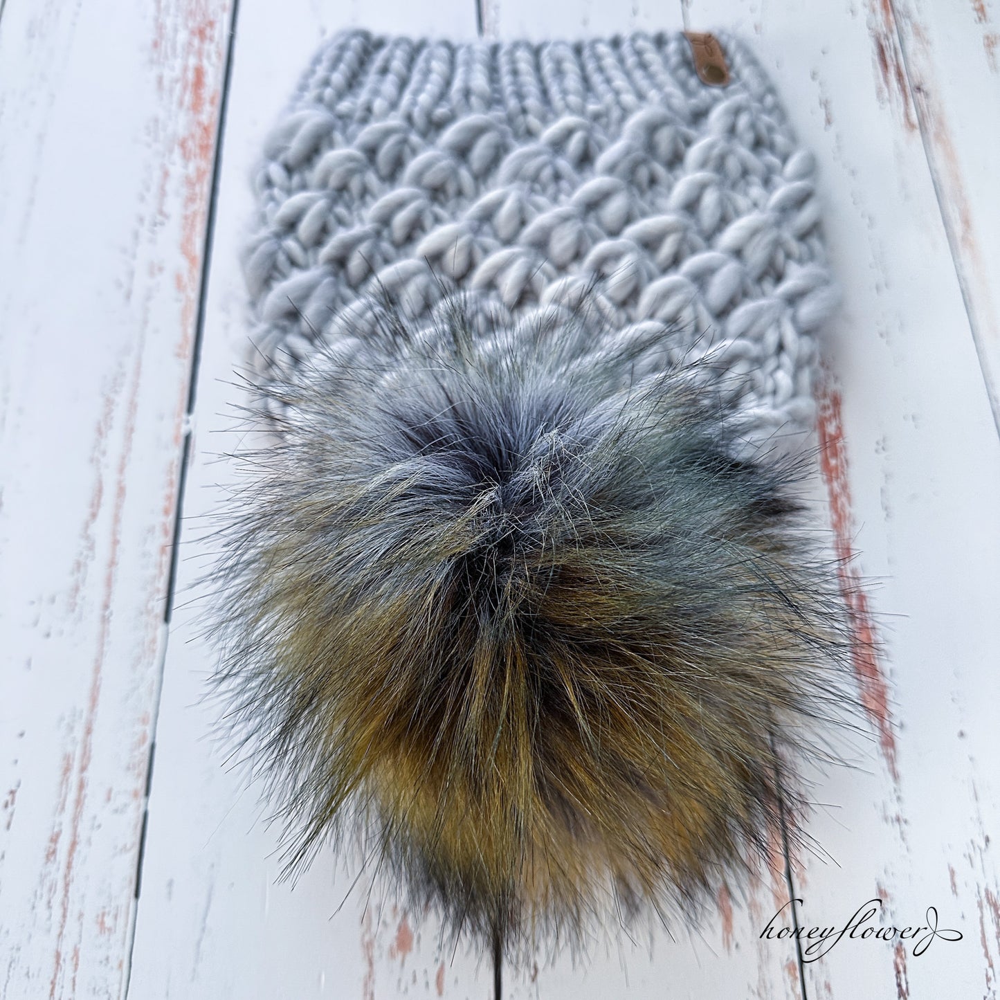 Crush beanie with pom | cool gray | 100% merino wool