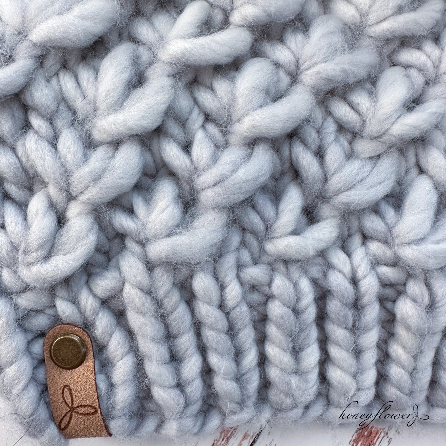 Crush beanie with pom | cool gray | 100% merino wool