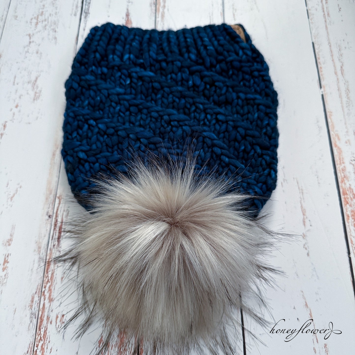 Whirlstream beanie with pom | blue | 100% merino wool