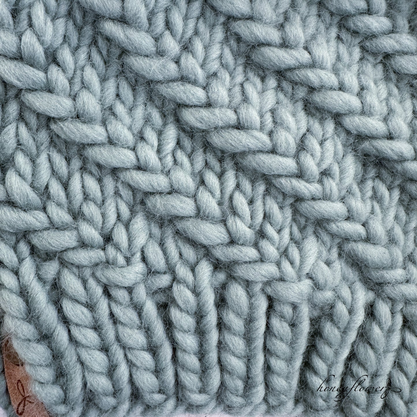 Whirlstream beanie with pom | sage green | 100% merino wool