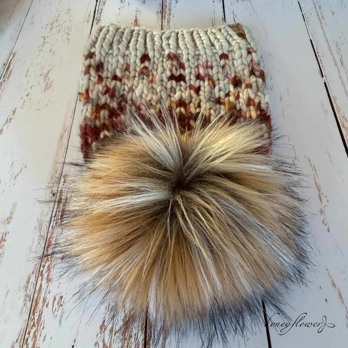 Sunrise beanie | garnet red and oatmeal