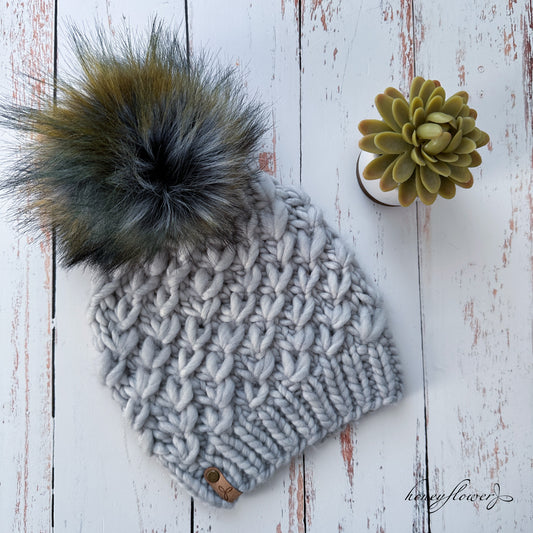 Crush beanie with pom | cool gray | 100% merino wool