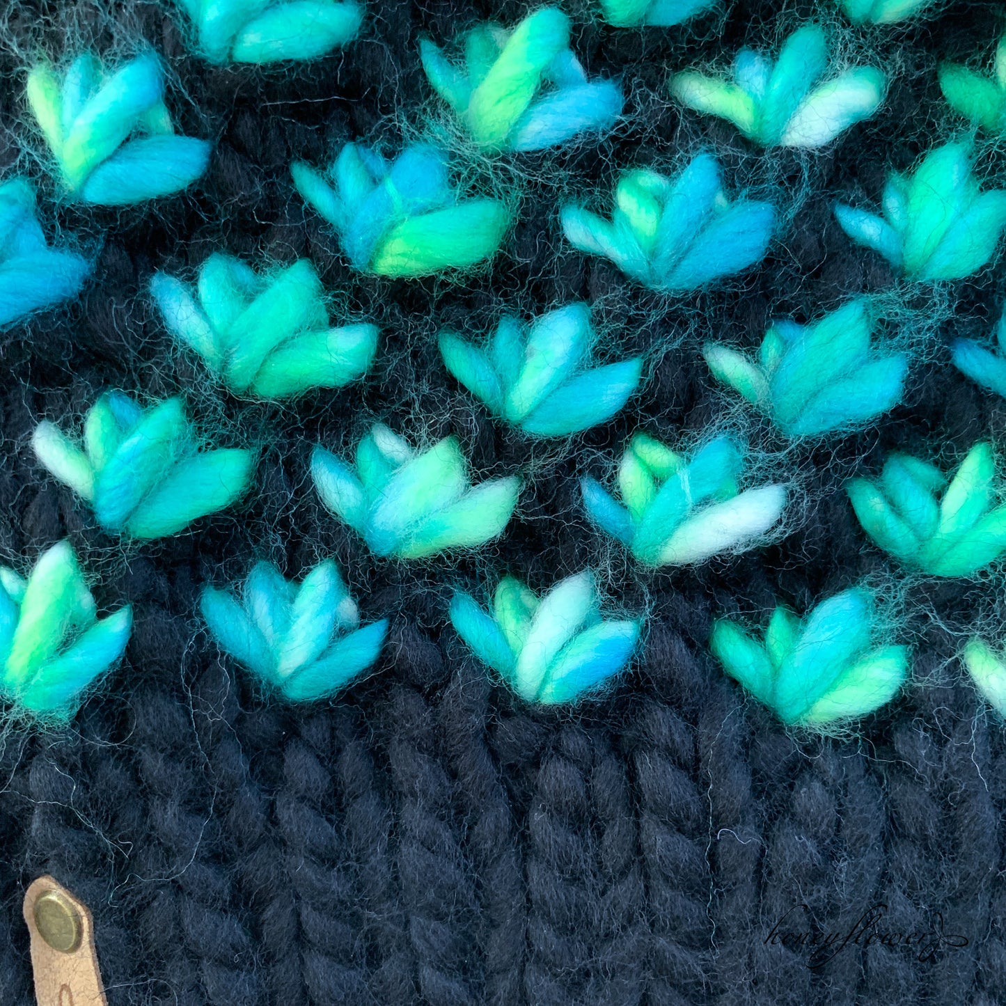 Lotus Flower beanie | black and teal